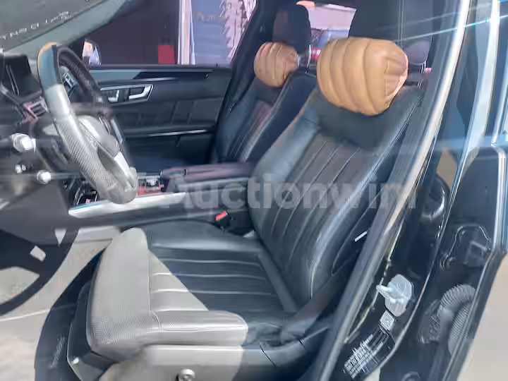 Mercedes Benz E Class 2015 — 40