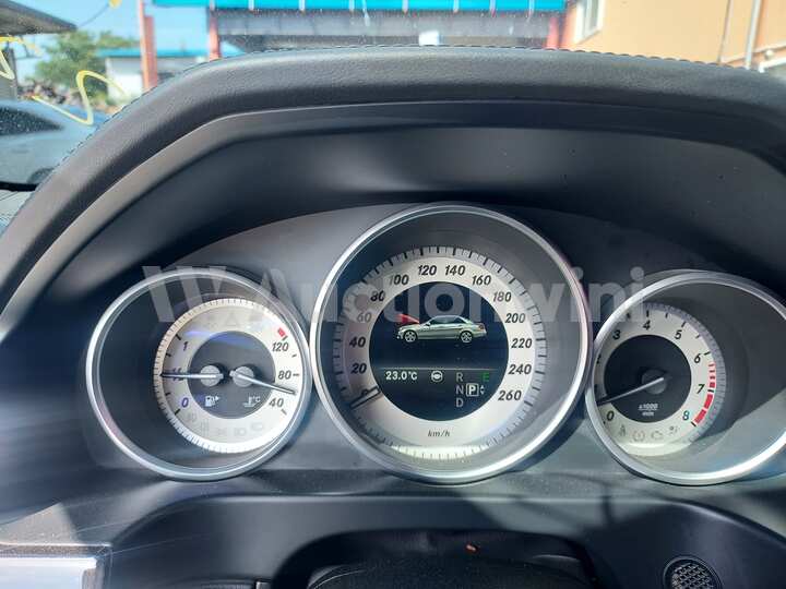 Mercedes Benz E Class 2015 — 48