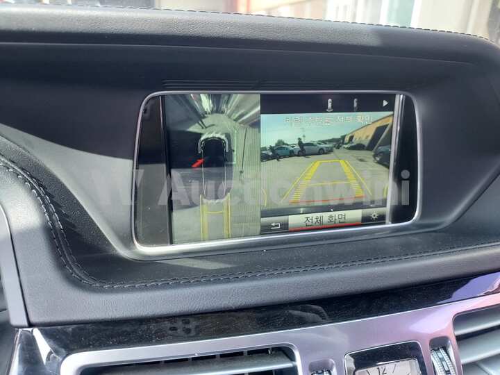 Mercedes Benz E Class 2015 — 50