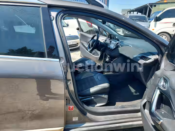Peugeot 2008 2016 — 21