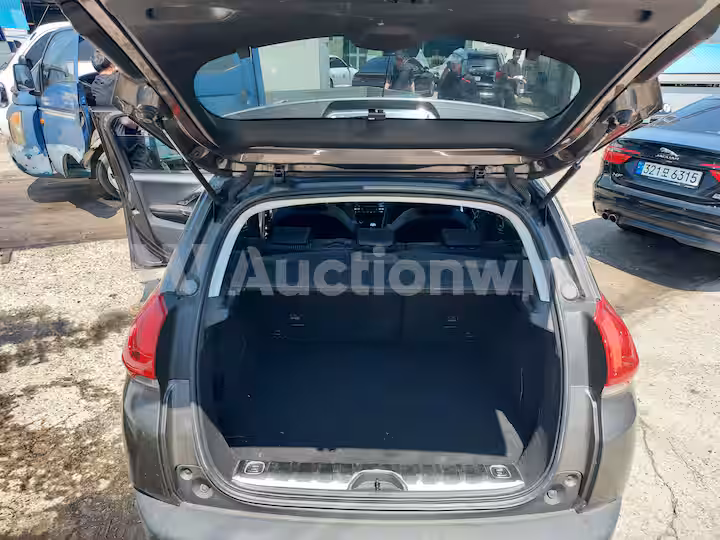 Peugeot 2008 2016 — 27