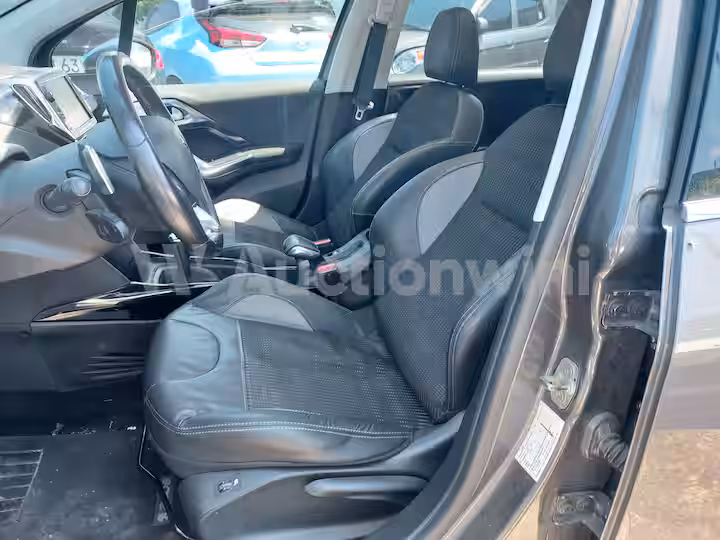 Peugeot 2008 2016 — 31