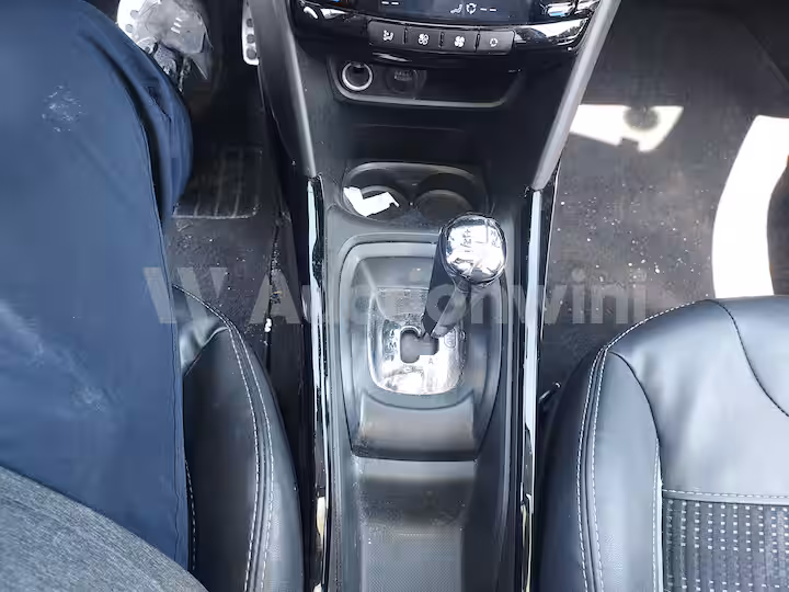 Peugeot 2008 2016 — 40