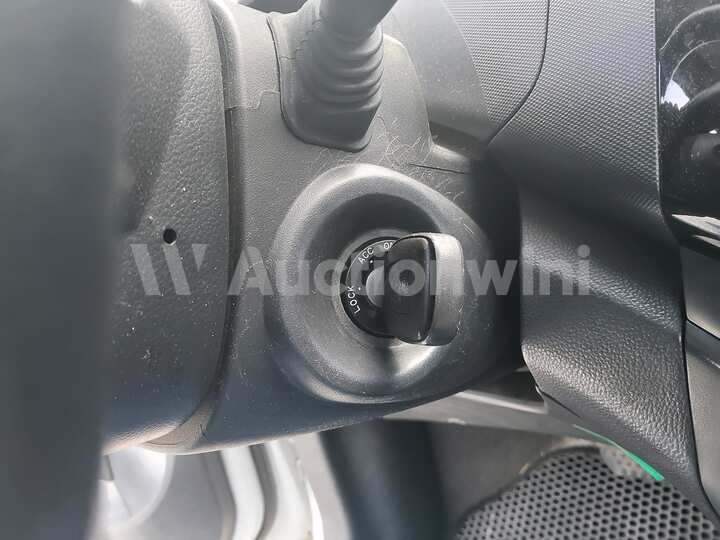 Chevrolet Spark 2012 — 38