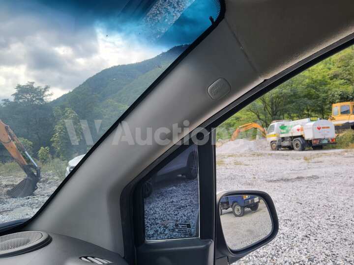 Chevrolet Spark 2012 — 42