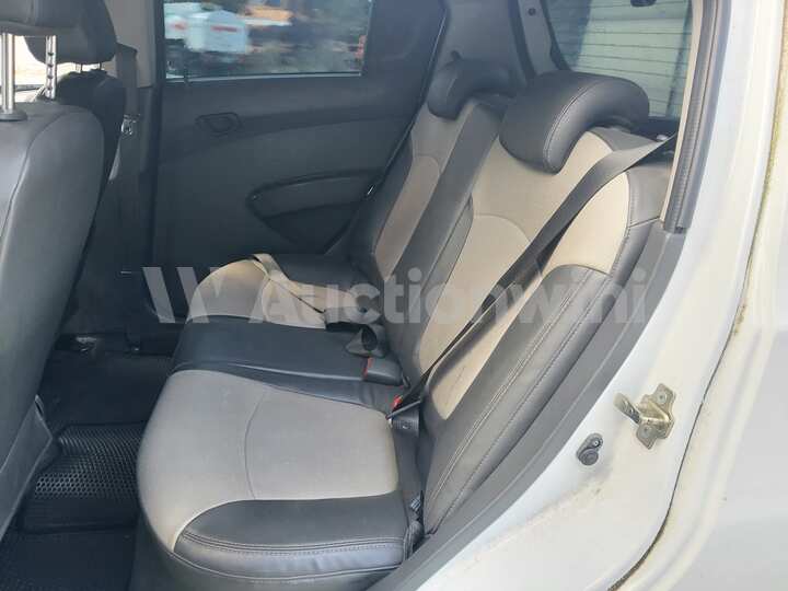 Chevrolet Spark 2012 — 48