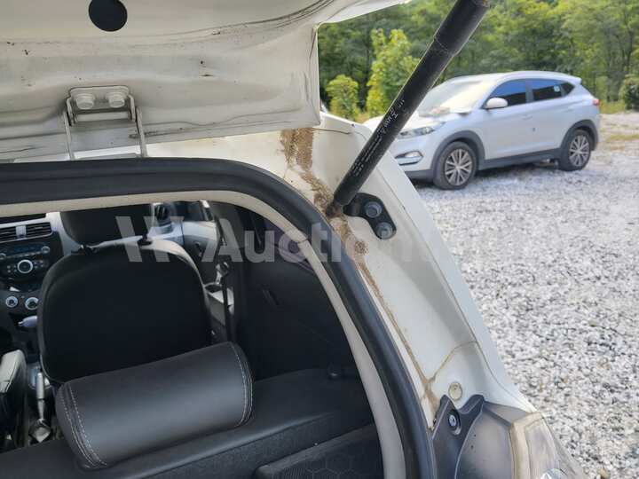 Chevrolet Spark 2012 — 51