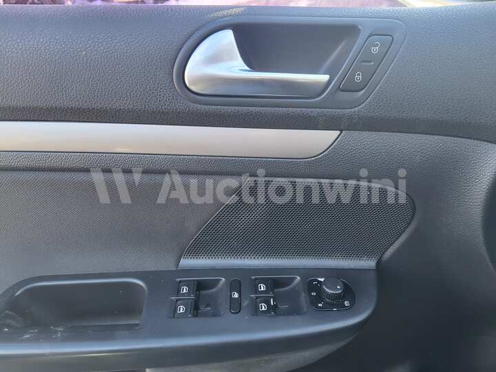 Volkswagen Golf 2008 — 35