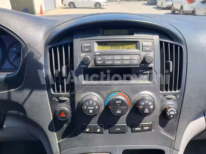 Hyundai Starex 2011 — 38