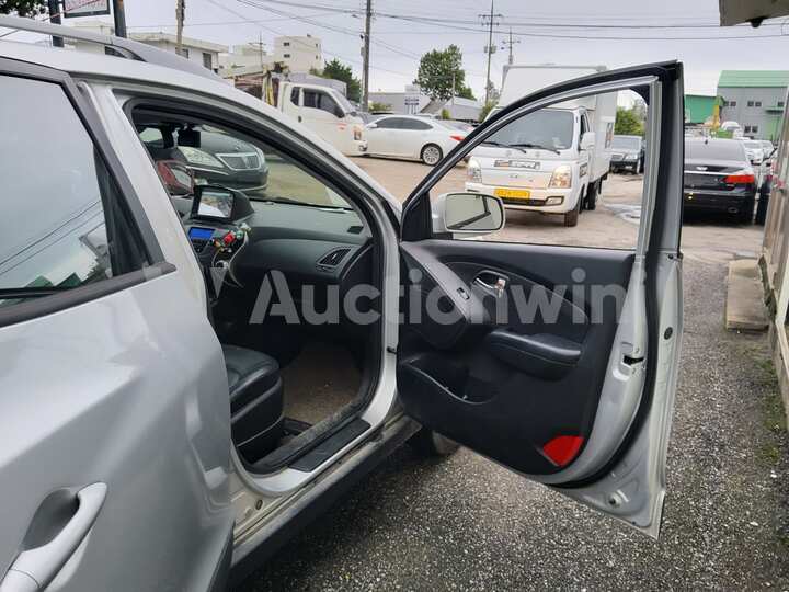 Hyundai Tucson 2012 — 57