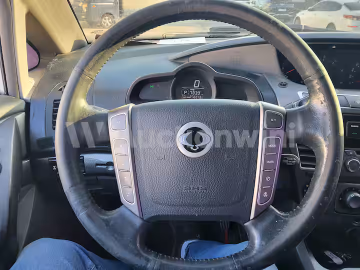 KGM (Ssangyong) Korando 2015 — 37