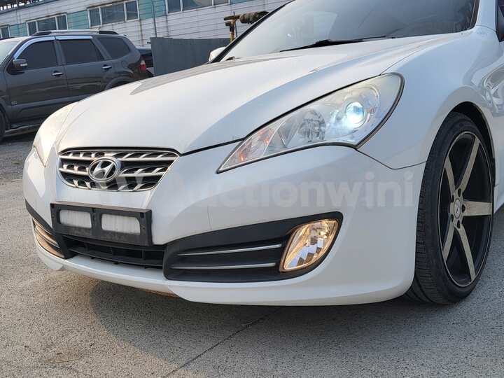 Genesis Coupe 2010 — 12