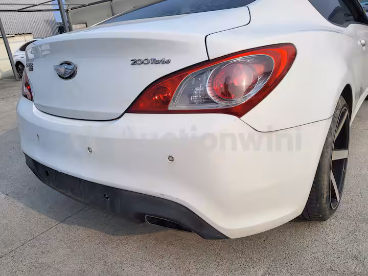 Genesis Coupe 2010 — 17