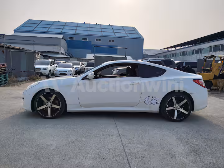 Genesis Coupe 2010 — 3