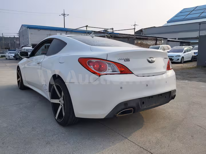 Genesis Coupe 2010 — 4