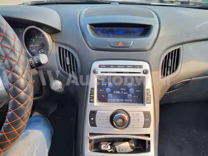 Genesis Coupe 2010 — 40