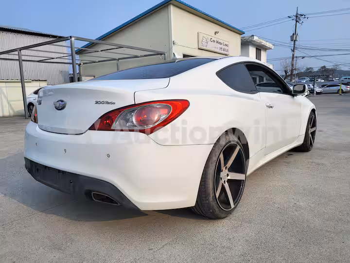 Genesis Coupe 2010 — 6