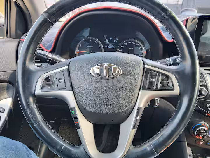 Hyundai Accent 2014 — 38