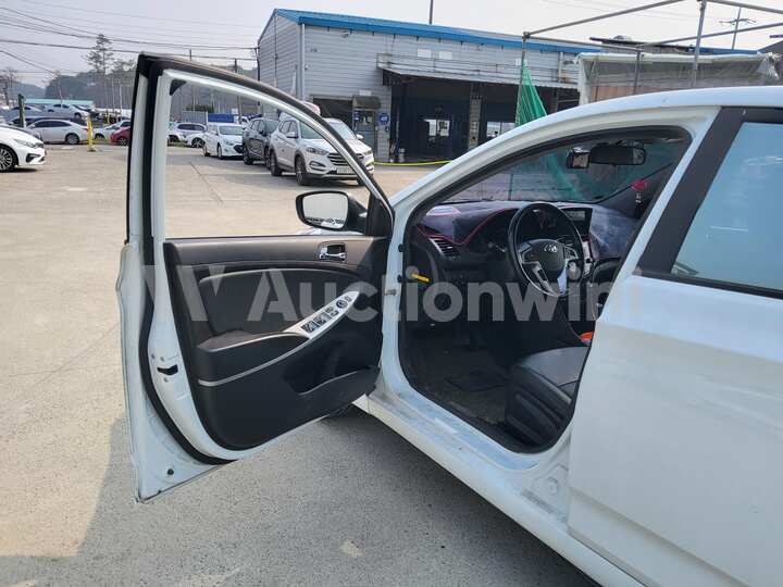 Hyundai Accent 2014 — 45