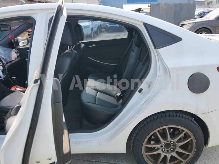 Hyundai Accent 2014 — 48