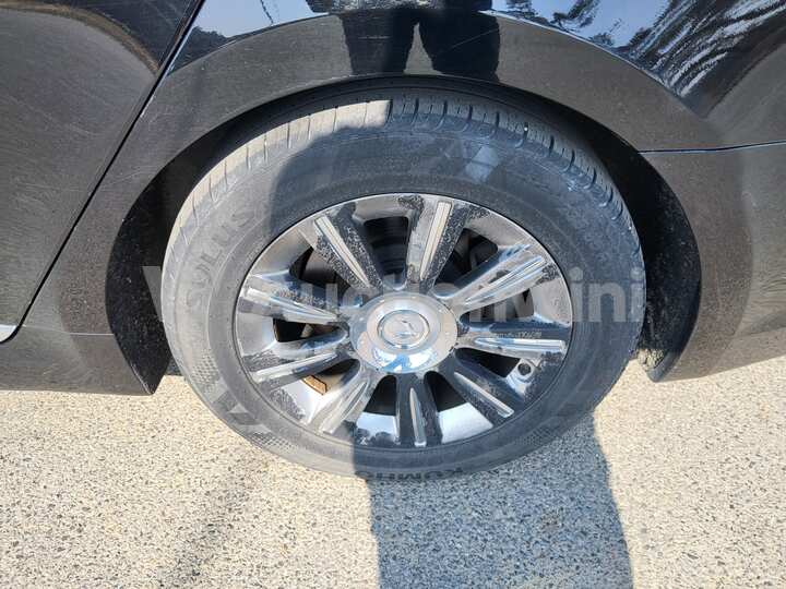 Hyundai Equus 2010 — 15
