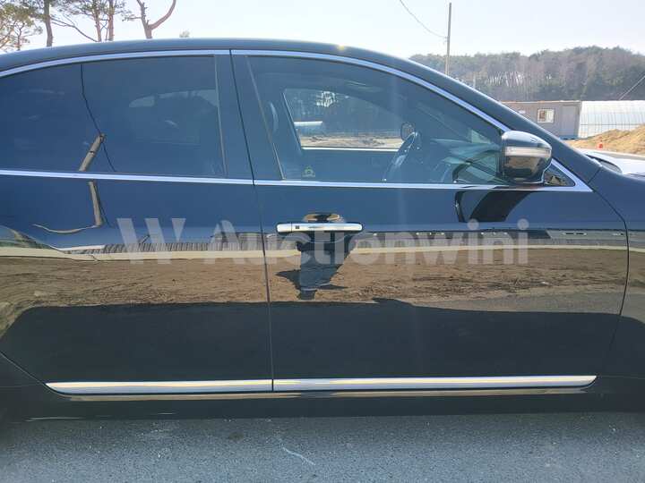 Hyundai Equus 2010 — 19