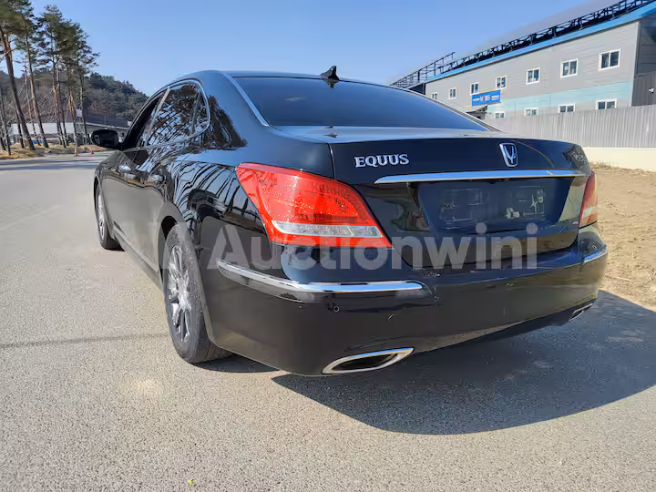 Hyundai Equus 2010 — 4