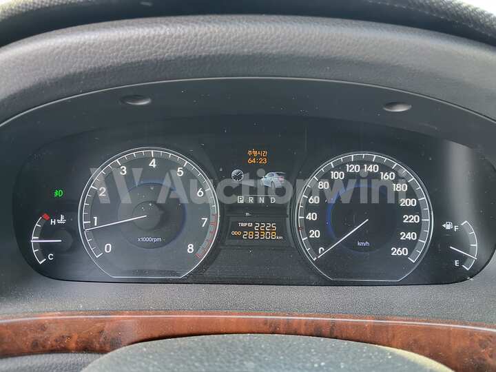 Hyundai Equus 2010 — 34