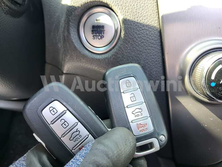 Hyundai Equus 2010 — 37