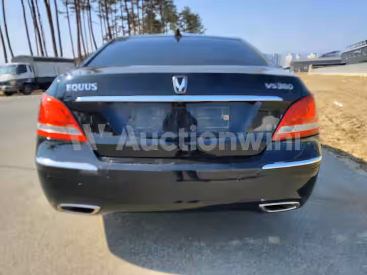 Hyundai Equus 2010 — 5