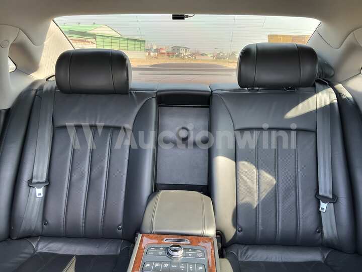 Hyundai Equus 2010 — 43