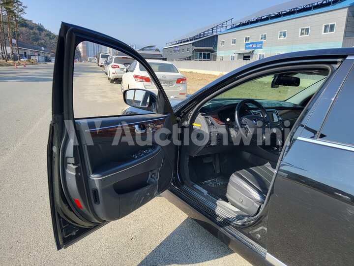 Hyundai Equus 2010 — 46