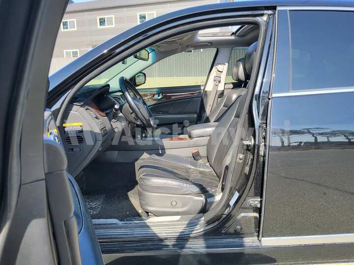 Hyundai Equus 2010 — 47
