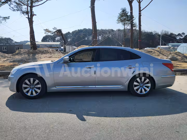 Hyundai Equus 2010 — 3
