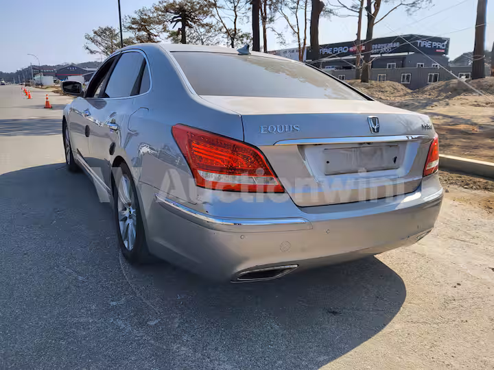 Hyundai Equus 2010 — 4