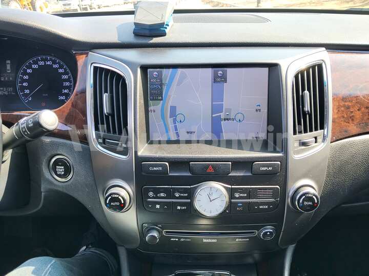 Hyundai Equus 2010 — 38