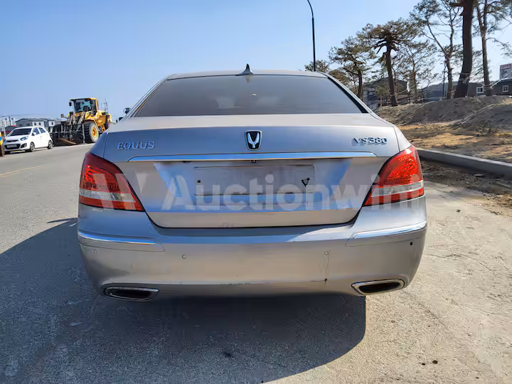 Hyundai Equus 2010 — 5