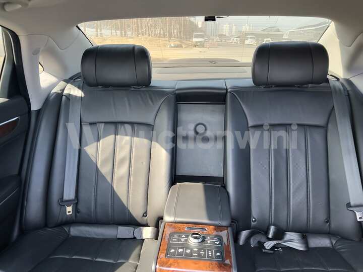 Hyundai Equus 2010 — 43