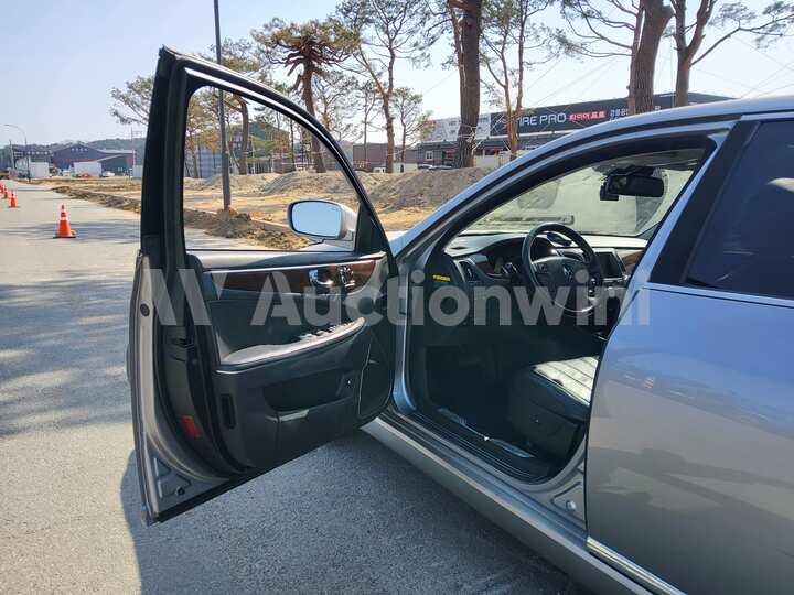 Hyundai Equus 2010 — 46