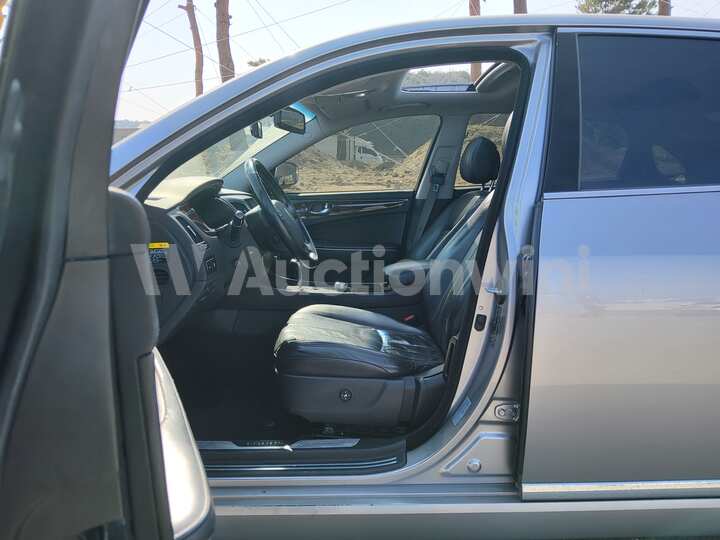 Hyundai Equus 2010 — 47