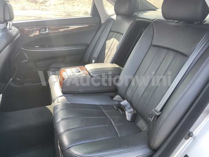 Hyundai Equus 2010 — 50