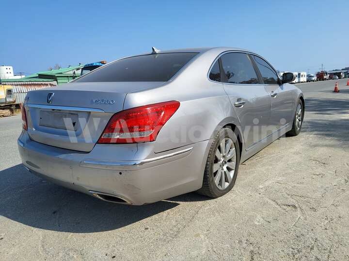 Hyundai Equus 2010 — 6