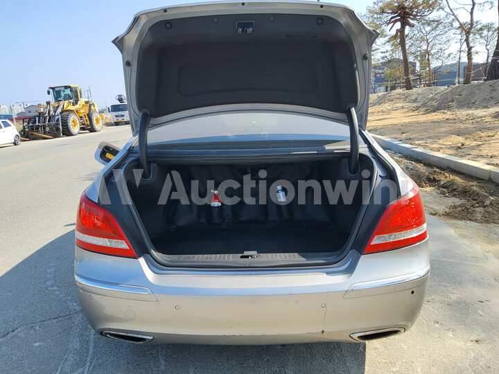 Hyundai Equus 2010 — 54