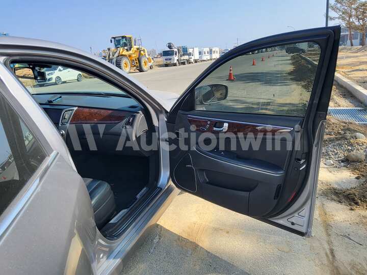 Hyundai Equus 2010 — 60