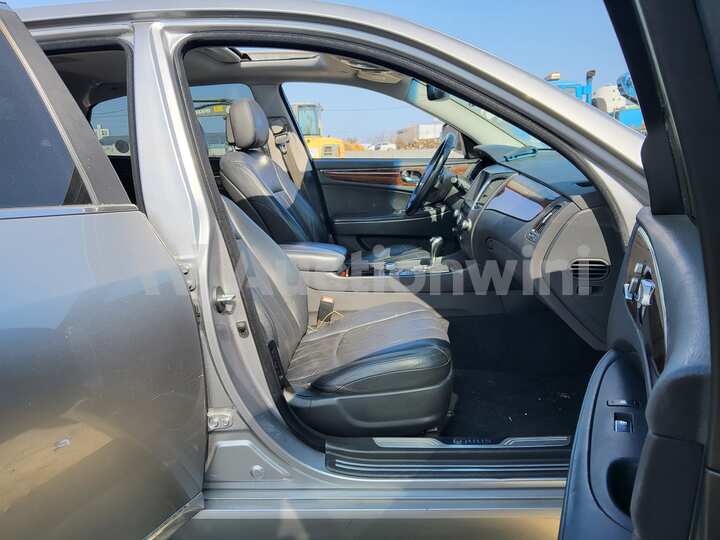 Hyundai Equus 2010 — 61
