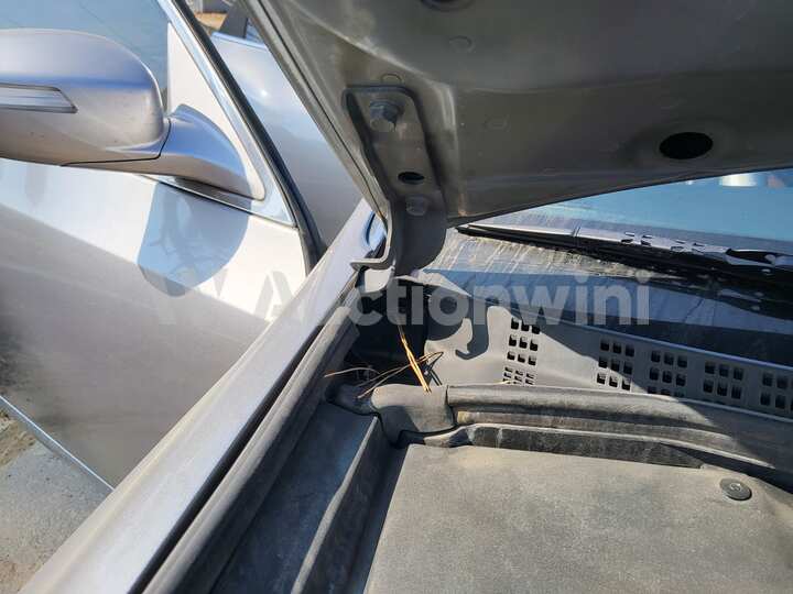 Hyundai Equus 2010 — 64