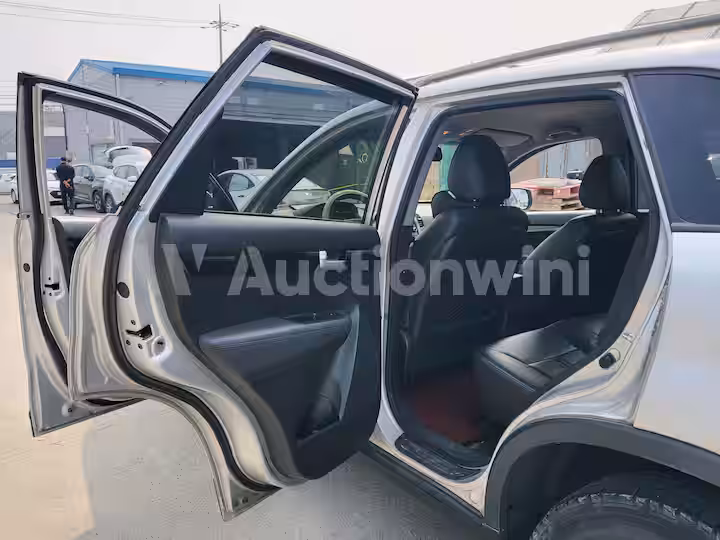 Kia Sorento 2010 — 46