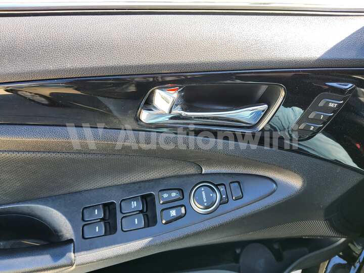 Hyundai Sonata 2010 — 34