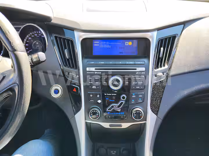 Hyundai Sonata 2010 — 40