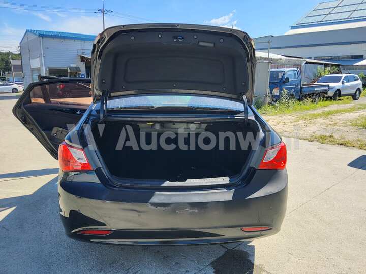 Hyundai Sonata 2010 — 53